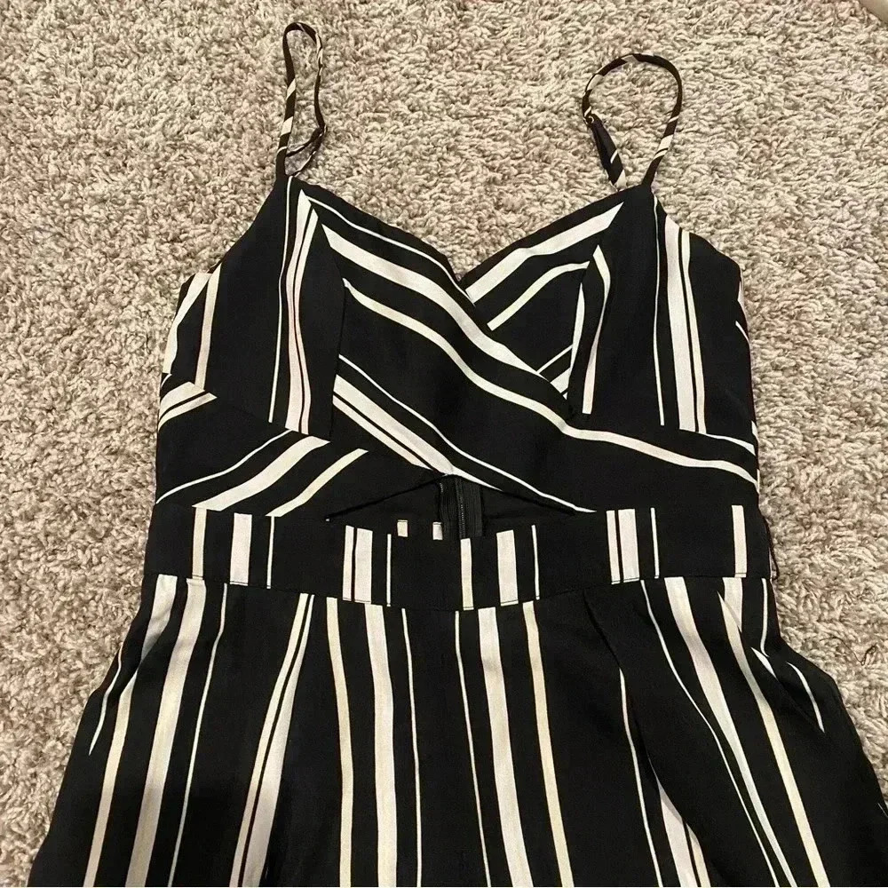 Stripped Jumpsuit - Picture 4 of 6